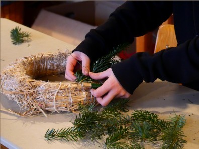Adventskranzbinden
